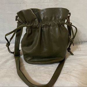 Wanderers Travel Co., Brontë Bucket Crossbody